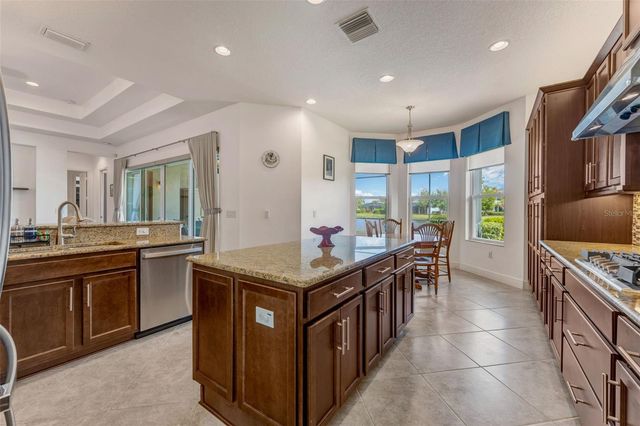 2752 COCO PALM CIRCLE, Wesley Chapel, FL 33543