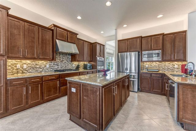 2752 COCO PALM CIRCLE, Wesley Chapel, FL 33543