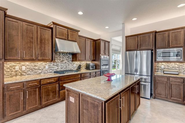 2752 COCO PALM CIRCLE, Wesley Chapel, FL 33543