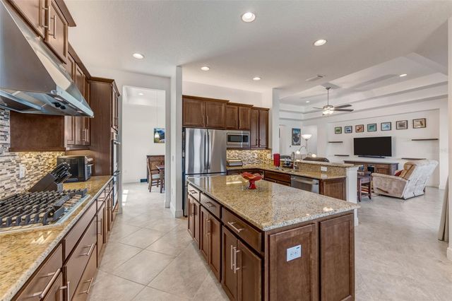 2752 COCO PALM CIRCLE, Wesley Chapel, FL 33543