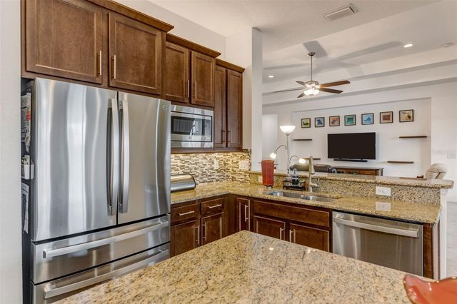 2752 COCO PALM CIRCLE, Wesley Chapel, FL 33543