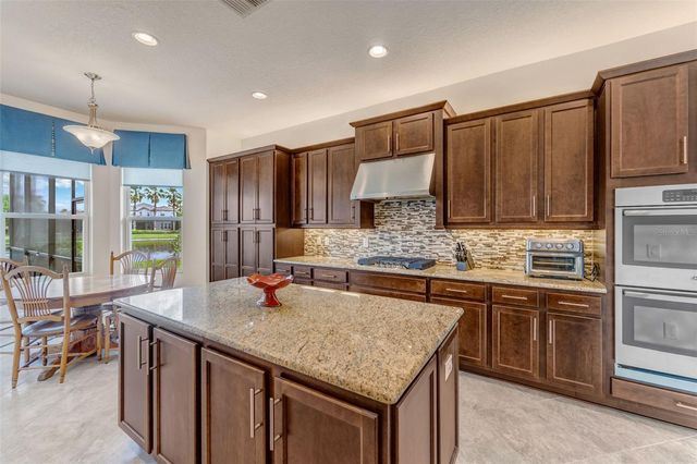 2752 COCO PALM CIRCLE, Wesley Chapel, FL 33543