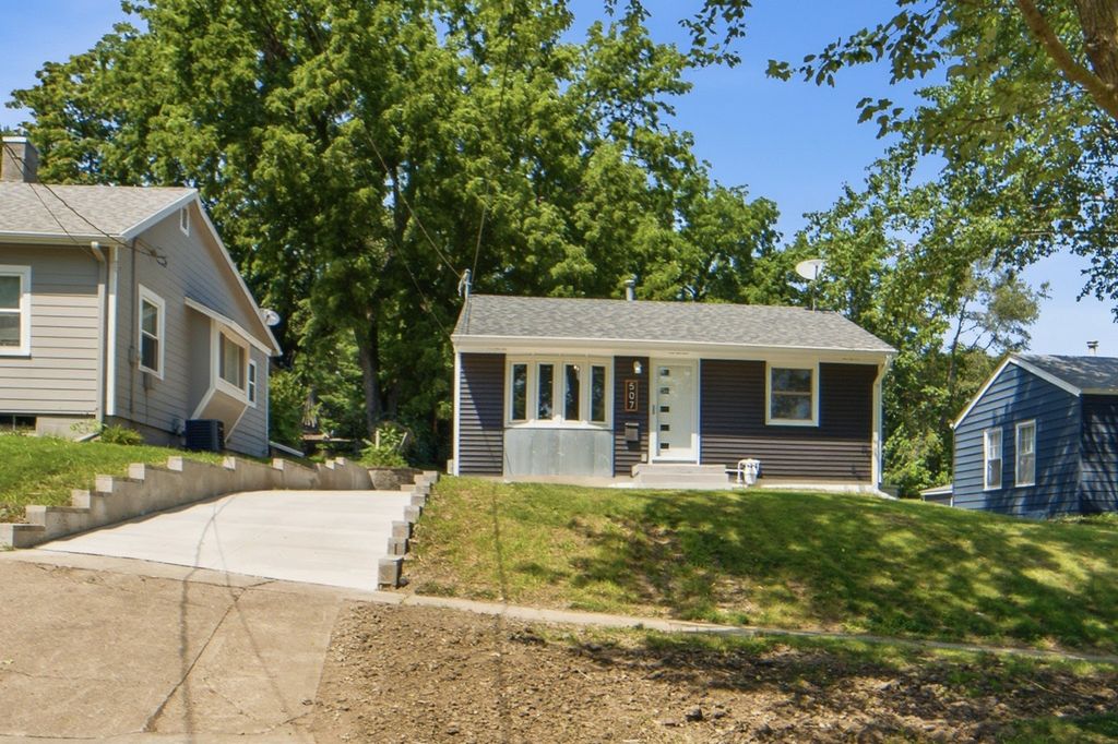 507 Davis Avenue, Des Moines, IA 50315