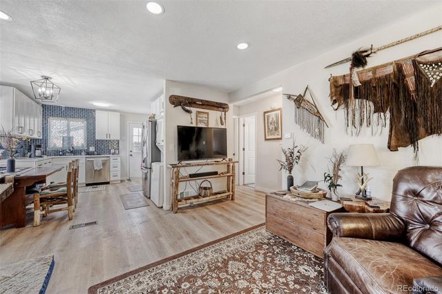 890 Nome Street, Aurora, CO 80010