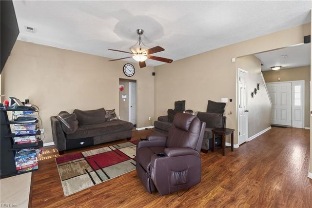 4300 Center Mast CRST, Chesapeake, VA 23321