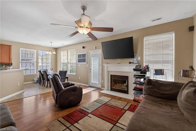 4300 Center Mast CRST, Chesapeake, VA 23321