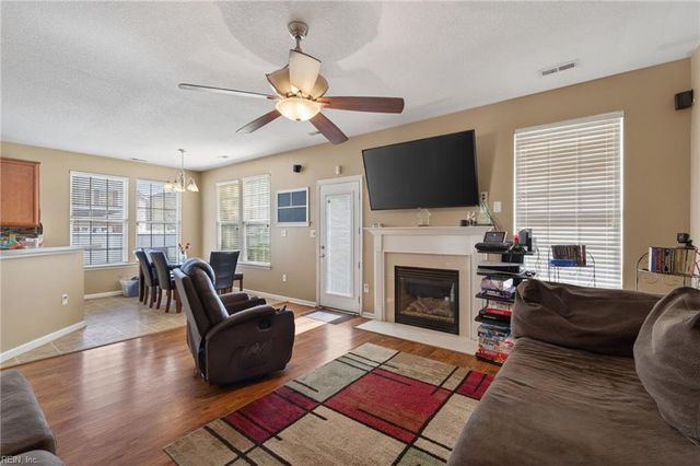 4300 Center Mast CRST, Chesapeake, VA 23321