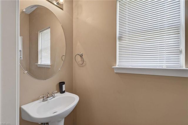 4300 Center Mast CRST, Chesapeake, VA 23321