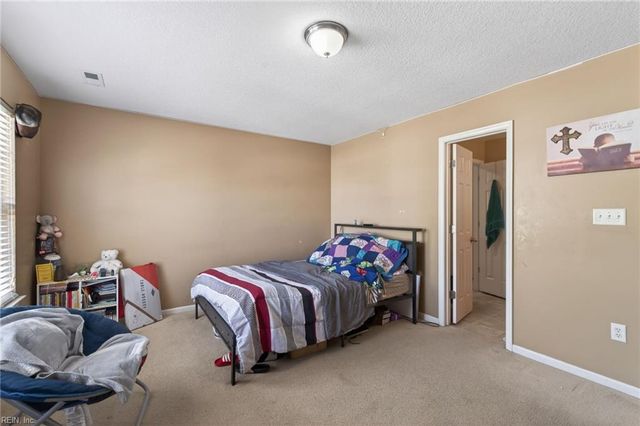 4300 Center Mast CRST, Chesapeake, VA 23321