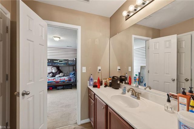 4300 Center Mast CRST, Chesapeake, VA 23321