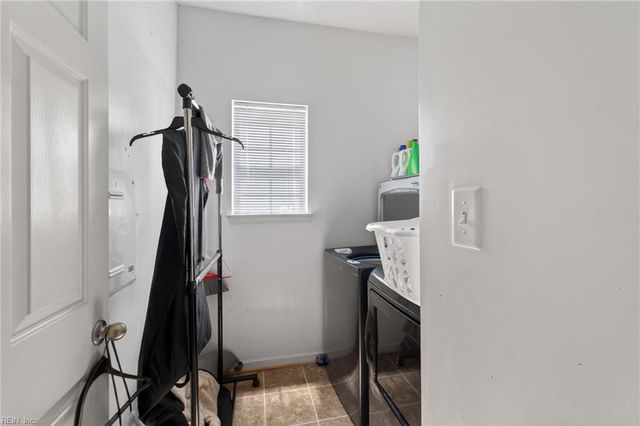 4300 Center Mast CRST, Chesapeake, VA 23321