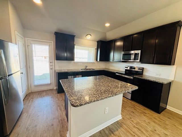 1405 Bear Peak LN, Pflugerville, TX 78660