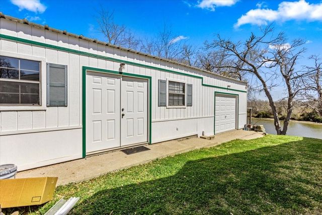 483 Riverside Drive, Palacios, TX 77465