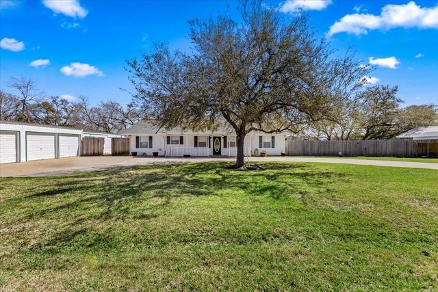 483 Riverside Drive, Palacios, TX 77465
