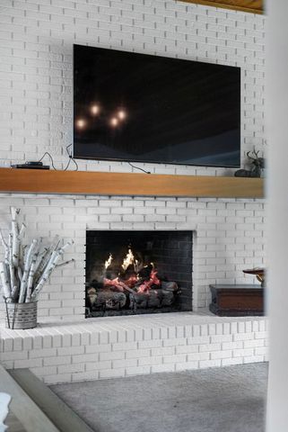 7320 Peninsula Drive, Peninsula Twp, MI 49686