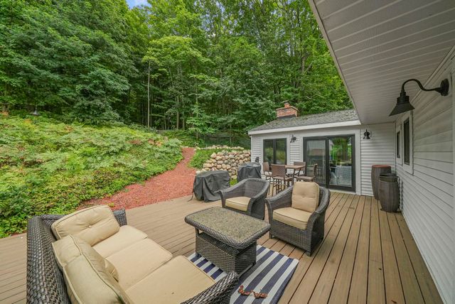 7320 Peninsula Drive, Peninsula Twp, MI 49686