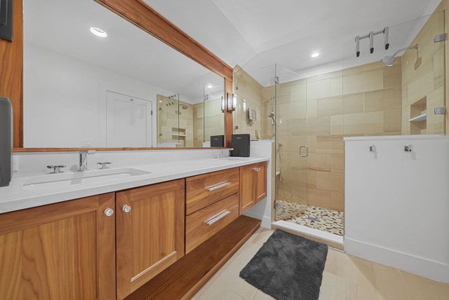 7320 Peninsula Drive, Peninsula Twp, MI 49686