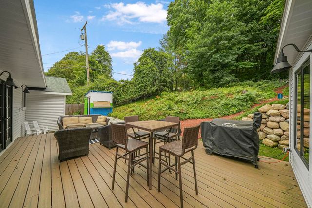 7320 Peninsula Drive, Peninsula Twp, MI 49686