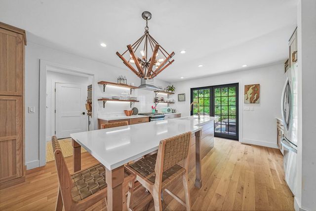 7320 Peninsula Drive, Peninsula Twp, MI 49686