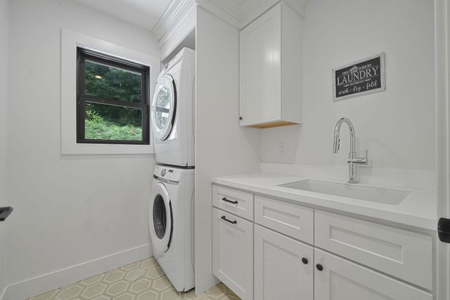 7320 Peninsula Drive, Peninsula Twp, MI 49686