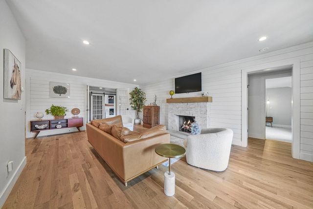 7320 Peninsula Drive, Peninsula Twp, MI 49686