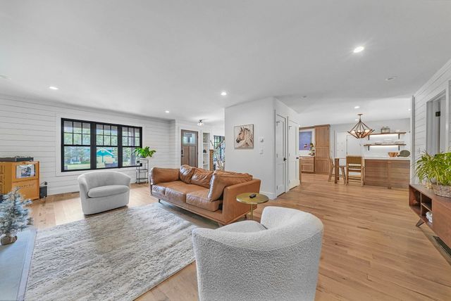 7320 Peninsula Drive, Peninsula Twp, MI 49686