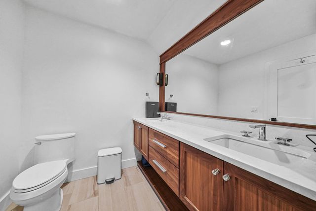 7320 Peninsula Drive, Peninsula Twp, MI 49686