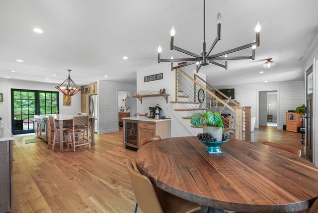 7320 Peninsula Drive, Peninsula Twp, MI 49686