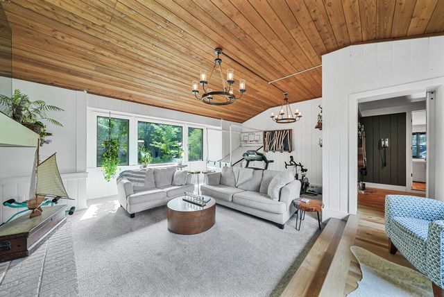 7320 Peninsula Drive, Peninsula Twp, MI 49686