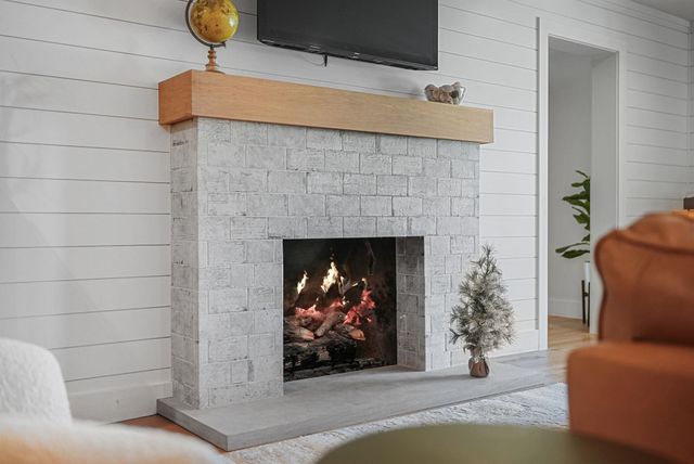 7320 Peninsula Drive, Peninsula Twp, MI 49686