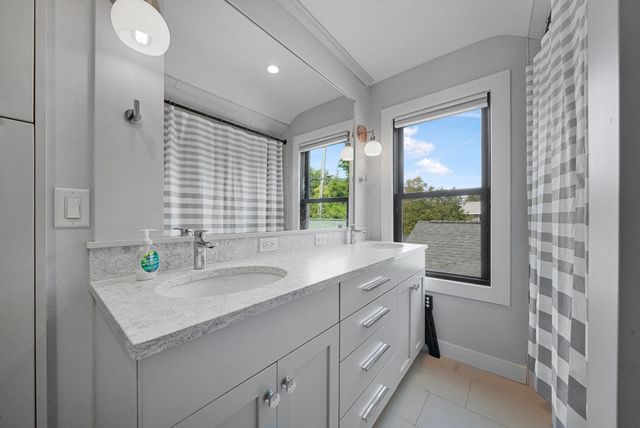 7320 Peninsula Drive, Peninsula Twp, MI 49686