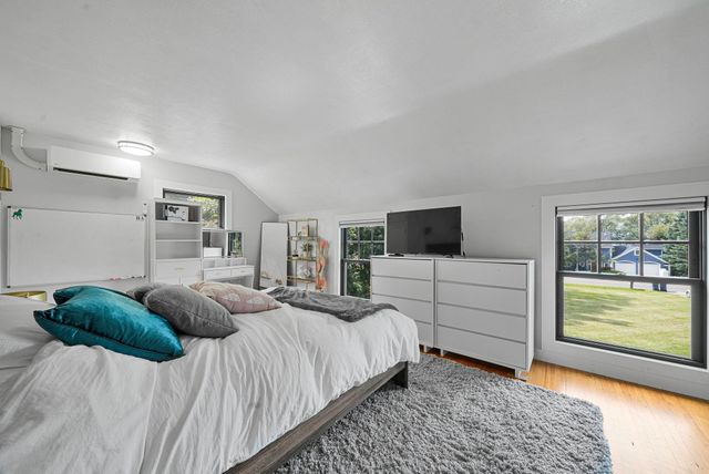 7320 Peninsula Drive, Peninsula Twp, MI 49686