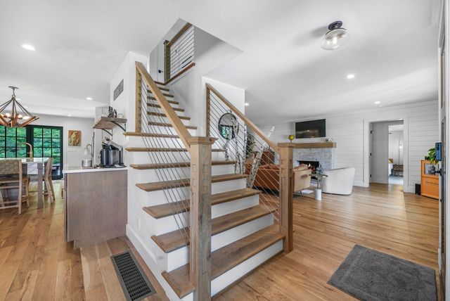 7320 Peninsula Drive, Peninsula Twp, MI 49686