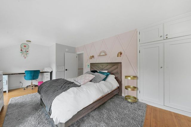 7320 Peninsula Drive, Peninsula Twp, MI 49686