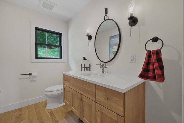 7320 Peninsula Drive, Peninsula Twp, MI 49686