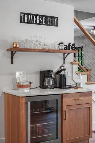 7320 Peninsula Drive, Peninsula Twp, MI 49686