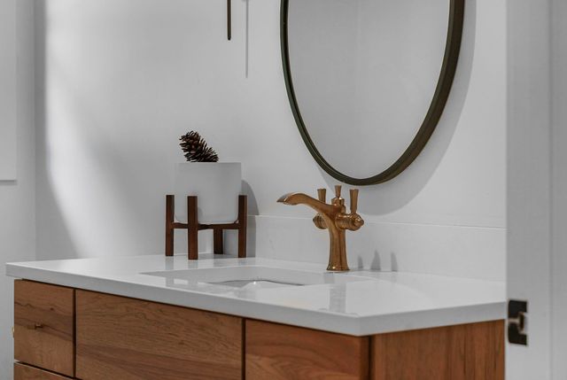 7320 Peninsula Drive, Peninsula Twp, MI 49686