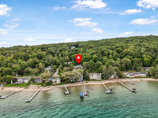 7320 Peninsula Drive, Peninsula Twp, MI 49686