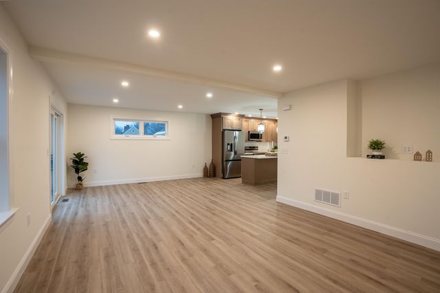 106 LOCK Street, Nashua, NH 03064