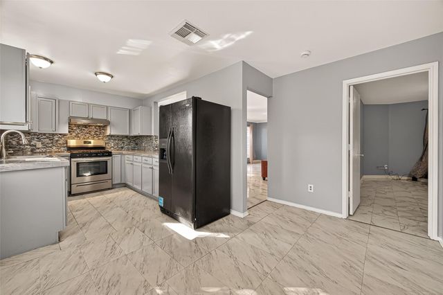 13135 Grassy Briar Lane, Houston, TX 77085