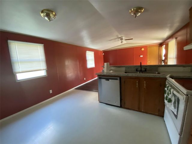 990 Fm 247 Road A, Huntsville, TX 77320