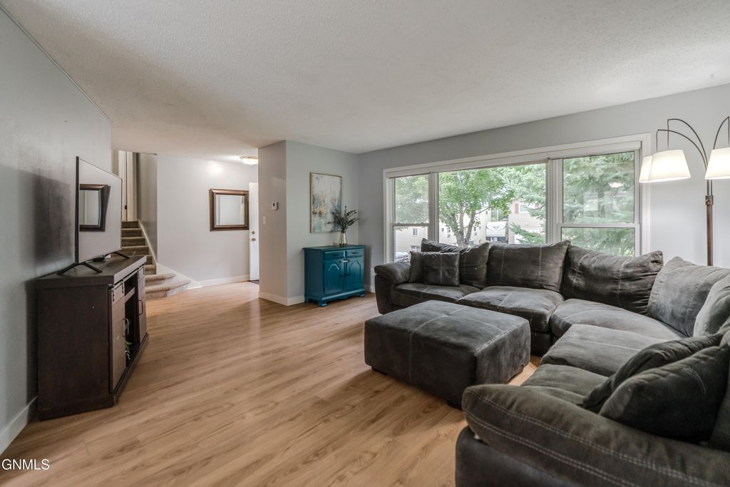 1705 6th Street N, Bismarck, ND 58501 photo 3