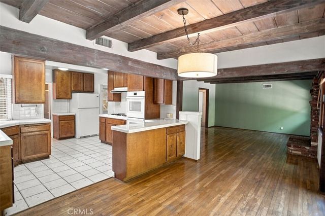 13601 Califa Street, Los Angeles, CA 91401
