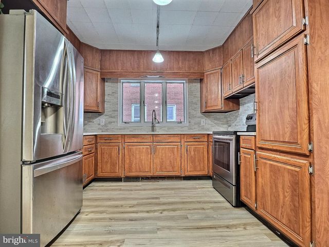 312 READING AVE, Reading, PA 19611