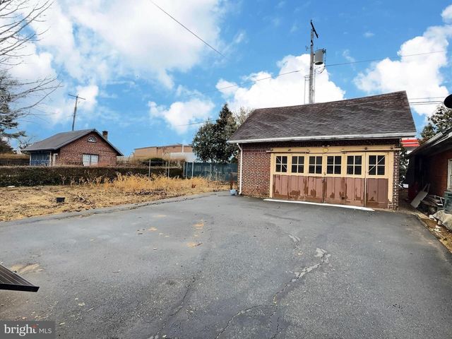 312 READING AVE, Reading, PA 19611