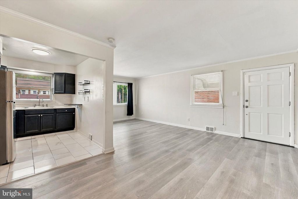 112 W JOHNSON HWY, NORRISTOWN, PA 19401 — photo 4