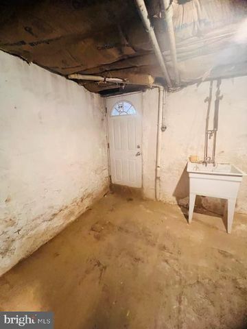 213 W 35TH ST, Wilmington, DE 19802