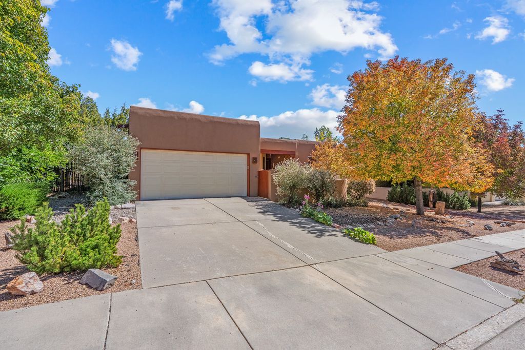 2305 Brother Abdon Way, Santa Fe, NM 87505