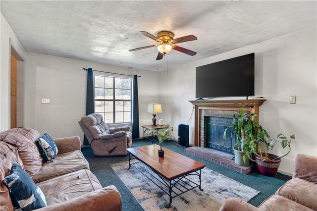 755 Huntly DR, Chesapeake, VA 23320