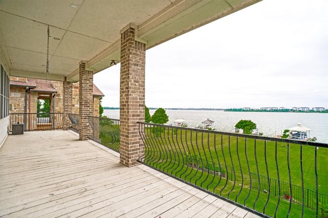 2213 Windjammer Way, Rowlett, TX 75088